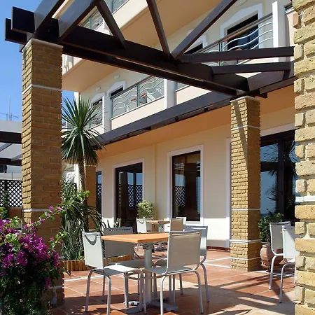 On The Rocks Hotel