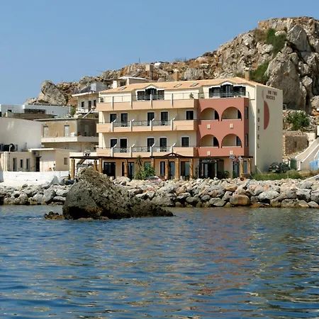 Hotel On The Rocks
