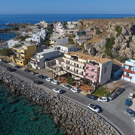 Hotel On The Rocks